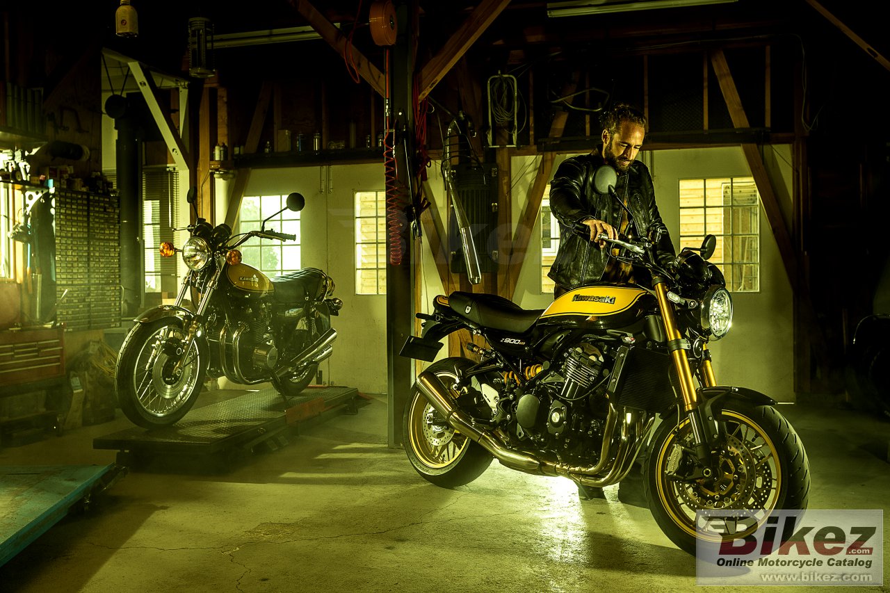 Kawasaki Z900RS SE poster